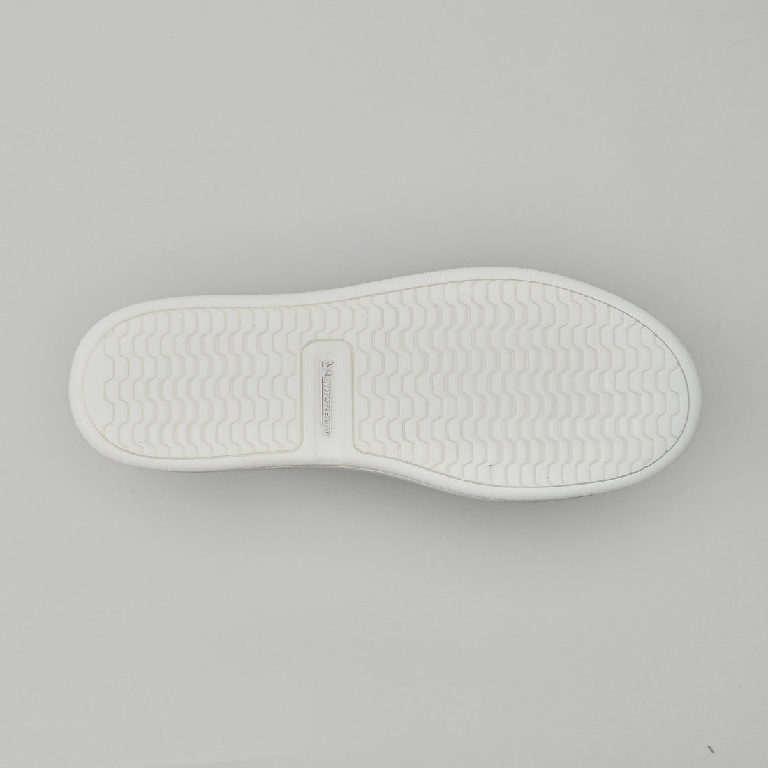Skiff2 White Out