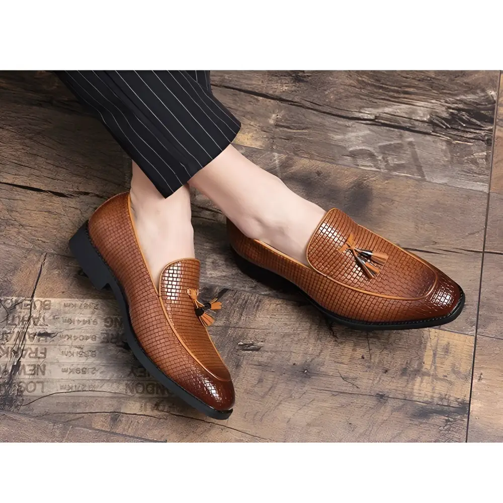 Pointed Men’s Slip On Woven Leather Shoes